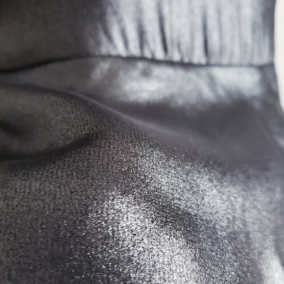 Banana Republic Ruffle Top - Picture 4 of 4